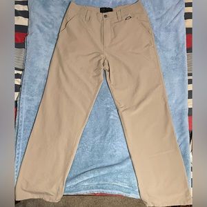 OAKLEY Men’s Flat Front Khaki Golf Pants Tan Beige (Size - 32x32)